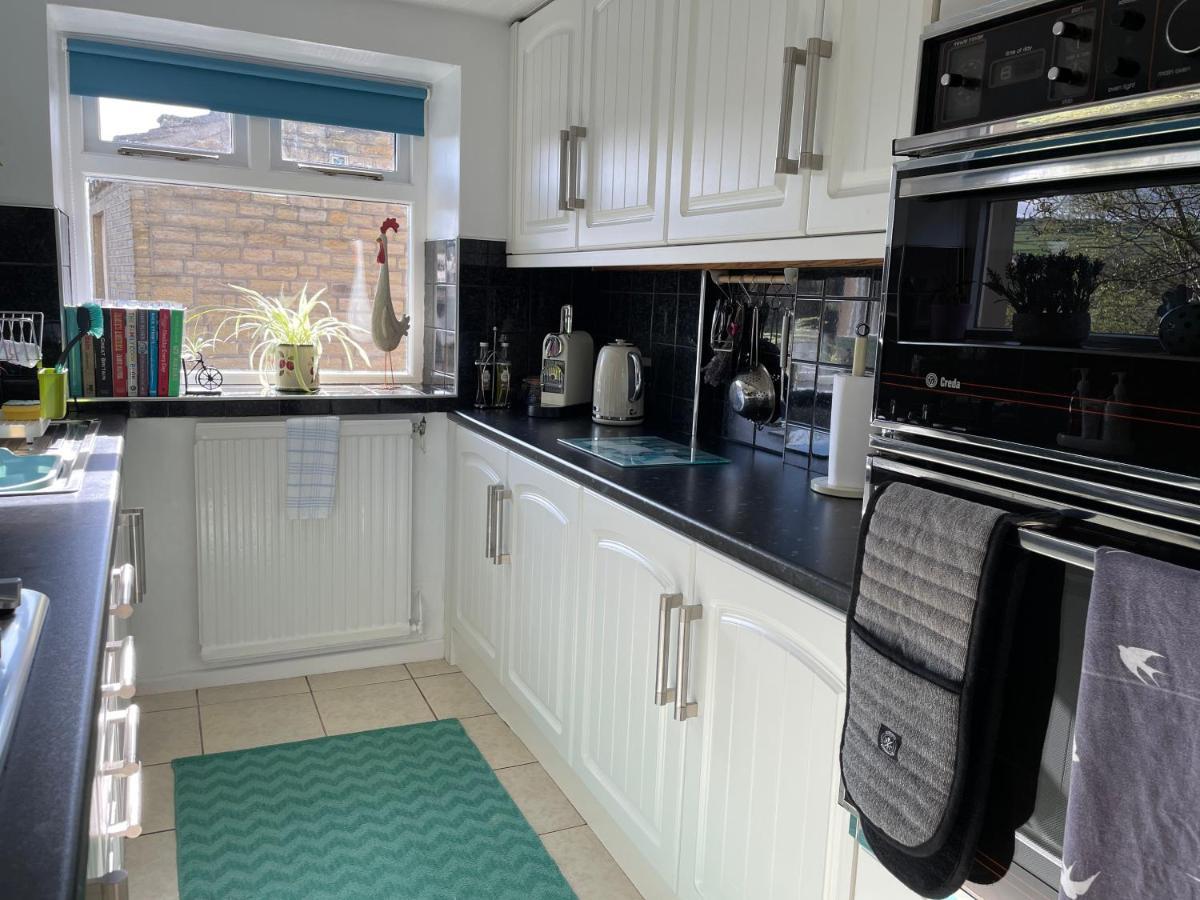 Cute And Cosy 2 Bed Cottage Honley Exterior photo