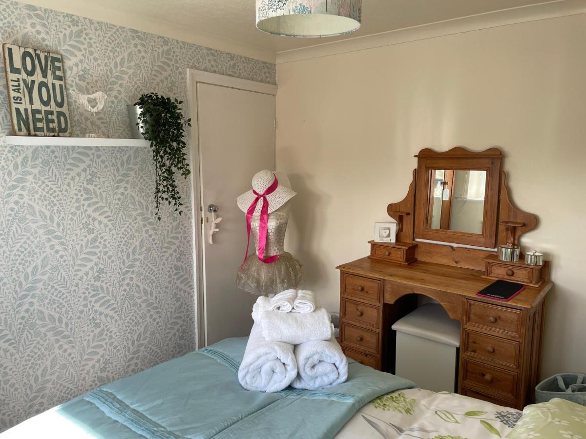 Cute And Cosy 2 Bed Cottage Honley Exterior photo